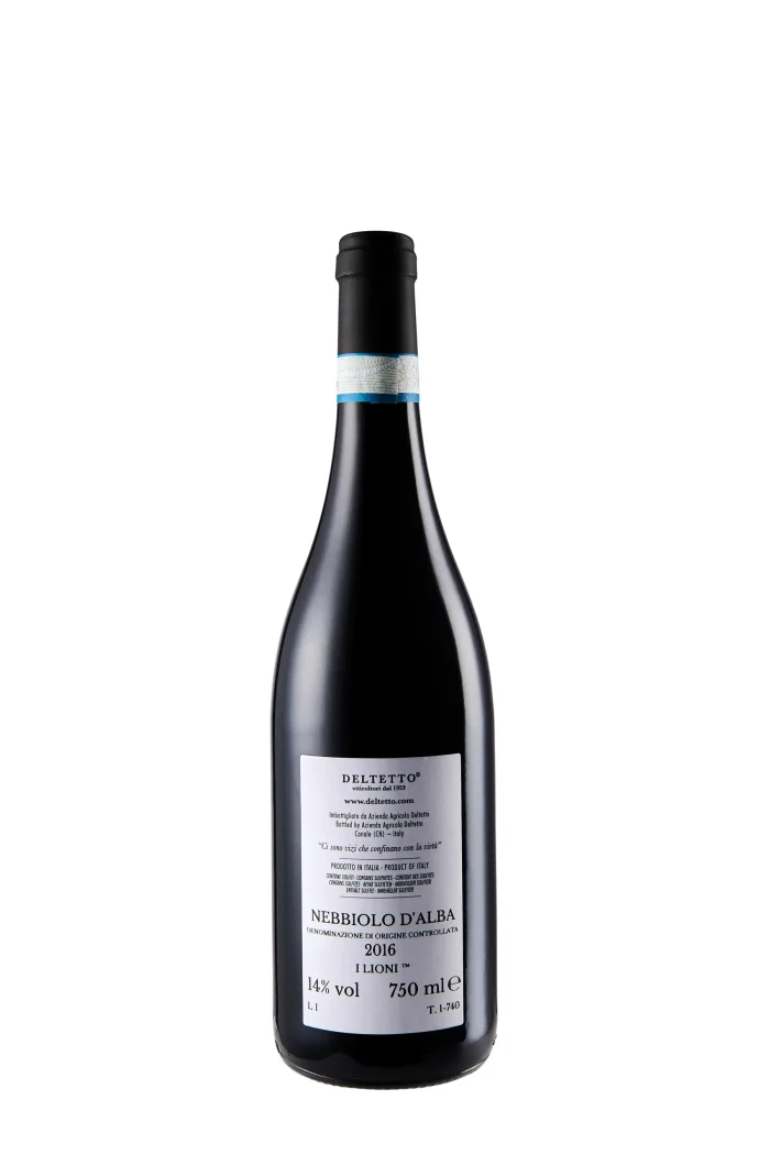 die sich mit der anspruchsvollen Rebsorte Nebbiolo so richtig gut auskennen - was sie vor allem mit ihrem Bio-Rotwein „I Lioni” unter Beweis stellen. Eine zwölfmonatige Reifezeit in großen Eichenfässern verleiht diesem eleganten Nebbiolo sein herrlich würziges Aroma